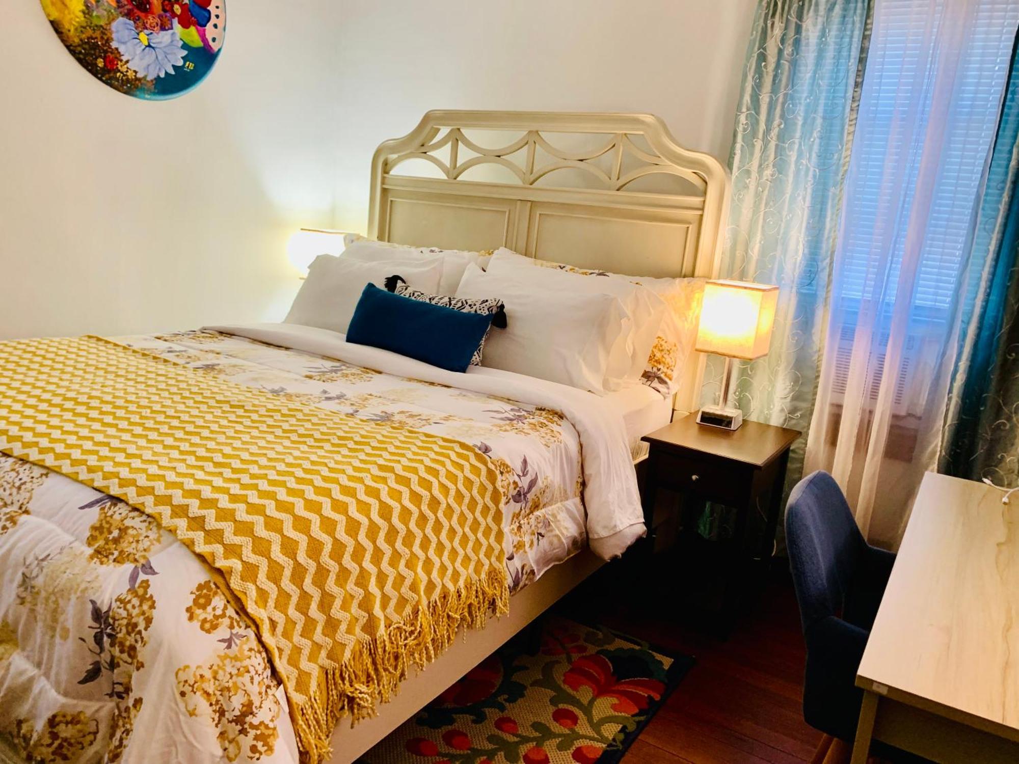 Cozy First Floor Apartment Chicopee